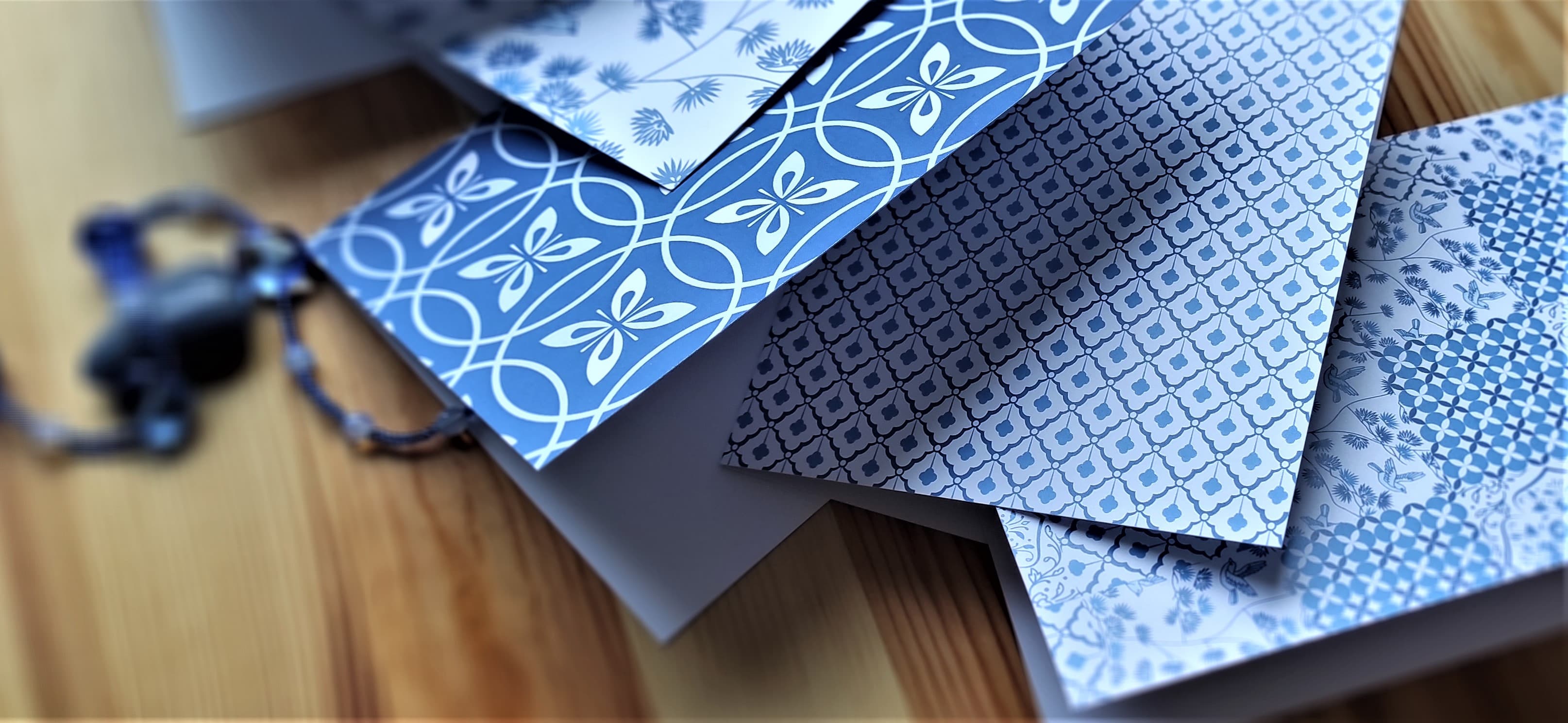 JAKO Z PORCELÁNU ...