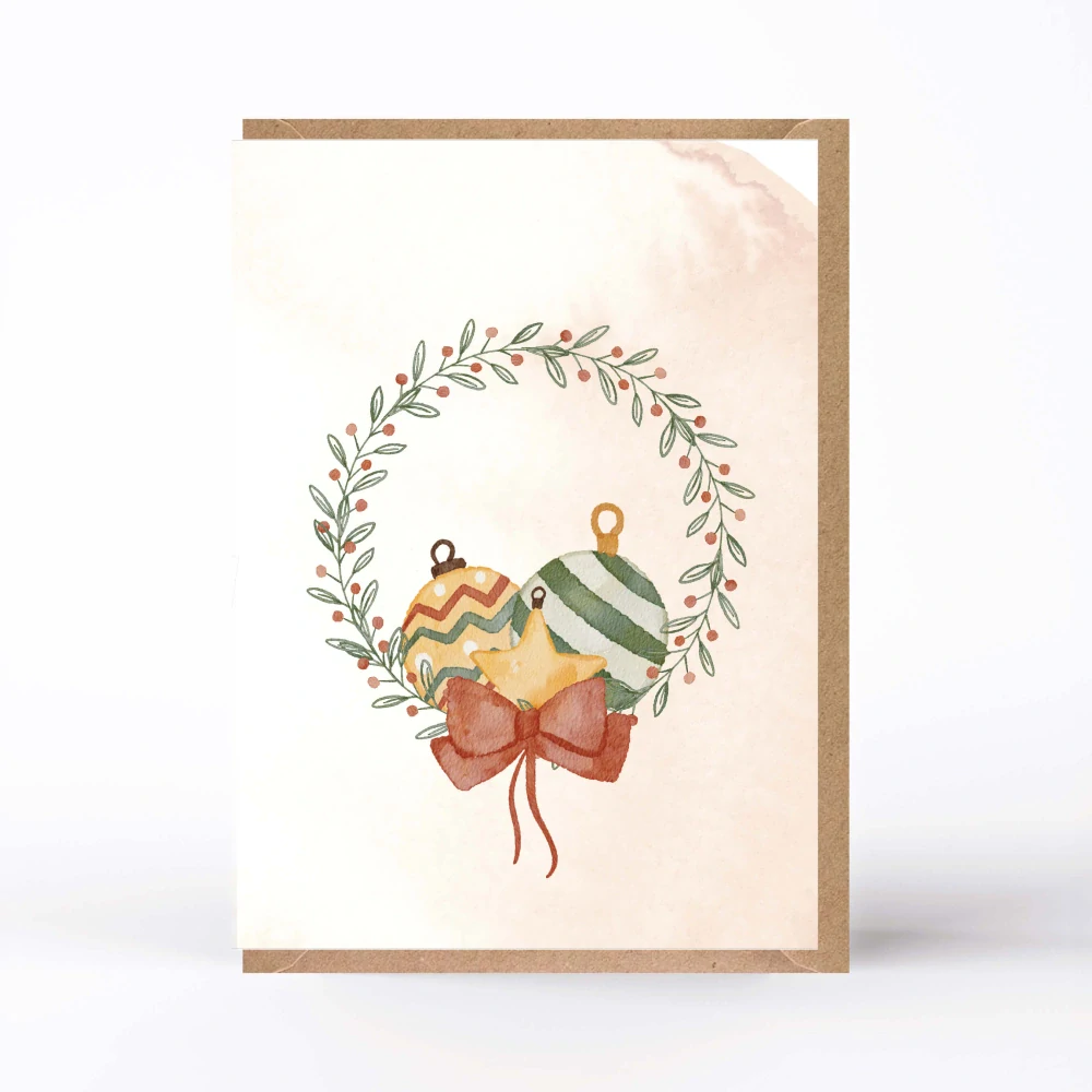 20306 Vánoční přání s obálkou - Vánoční věnec / ozdoby na lehce béžové