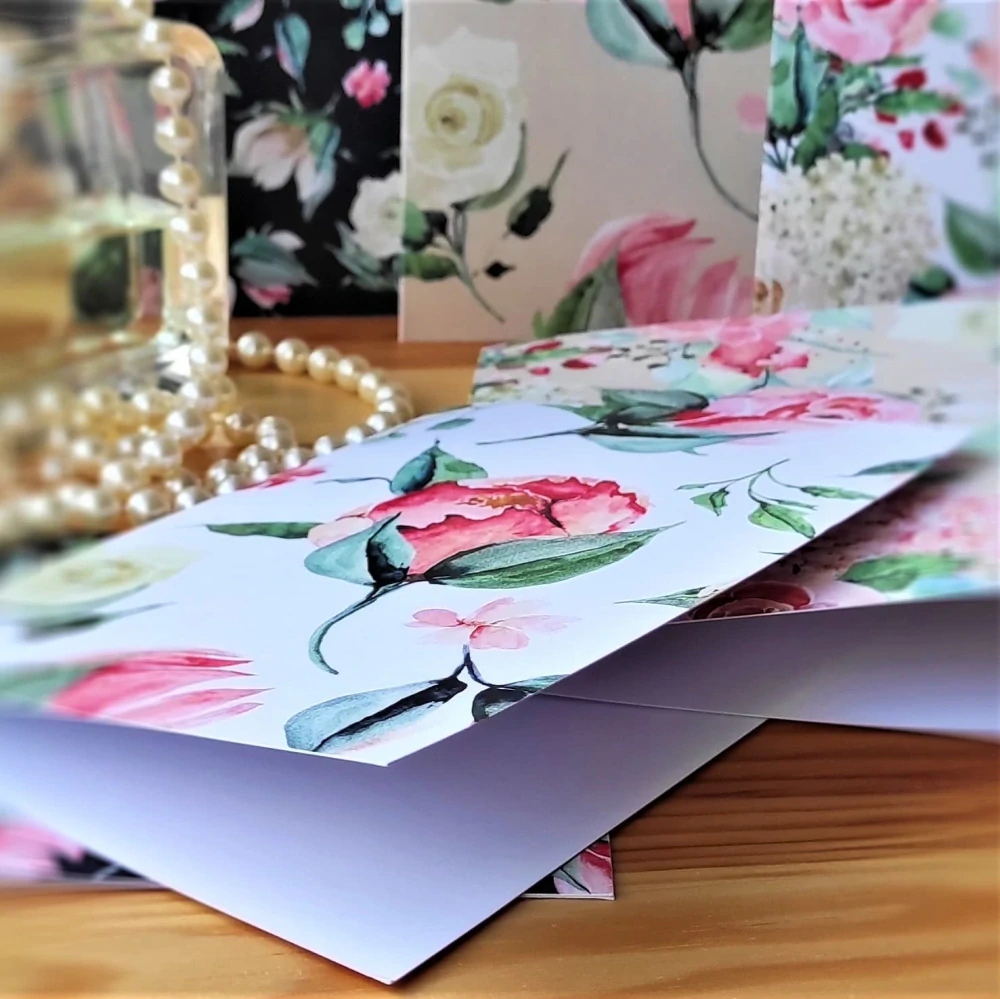 20079  PŘÁNÍ S OBÁLKOU  - Shabby romantic - Velké květy na bílé